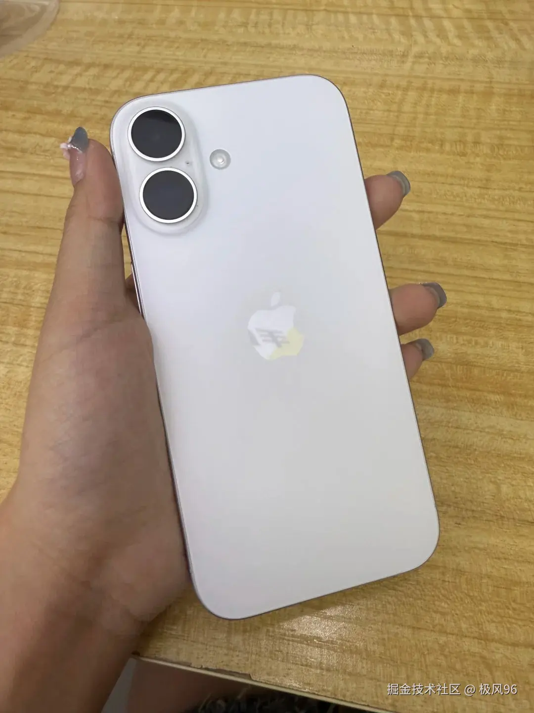 现在iPhone16还值得入手吗？_1_古希腊掌管手机的神_来自小红书网页版.jpg