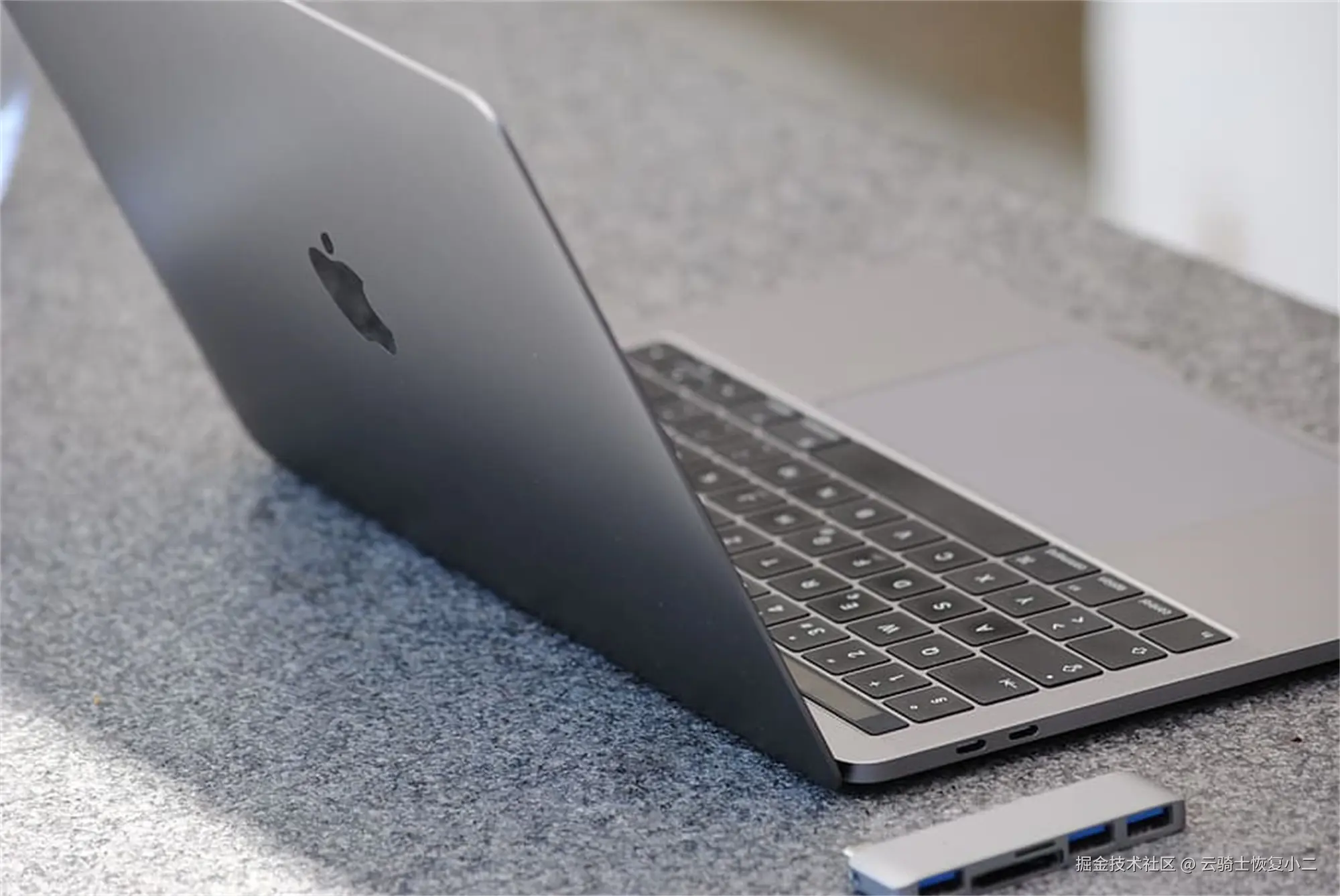 macbook-pro-2016-adapter-usb-c.jpg