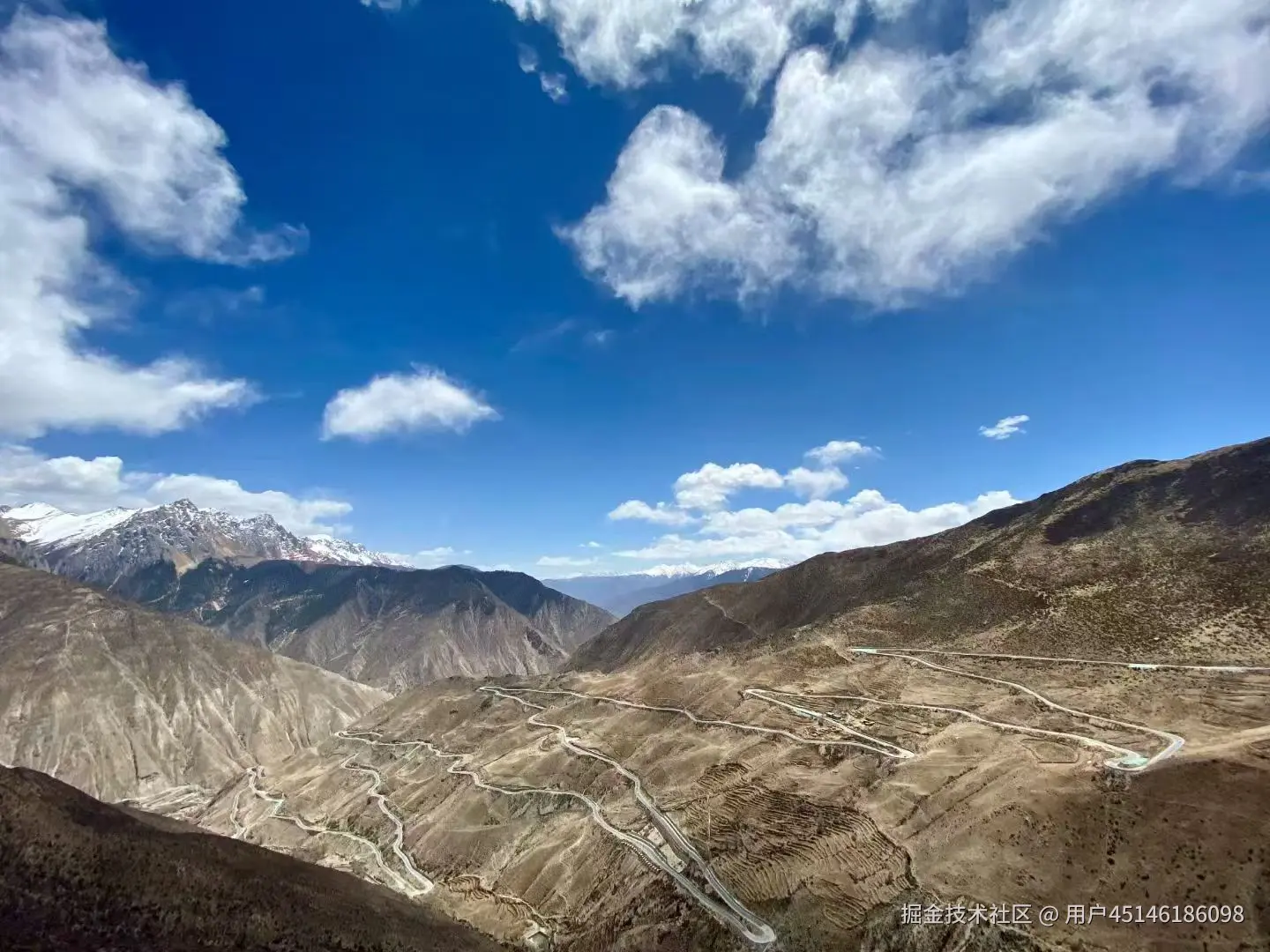 高原盘山公路风光